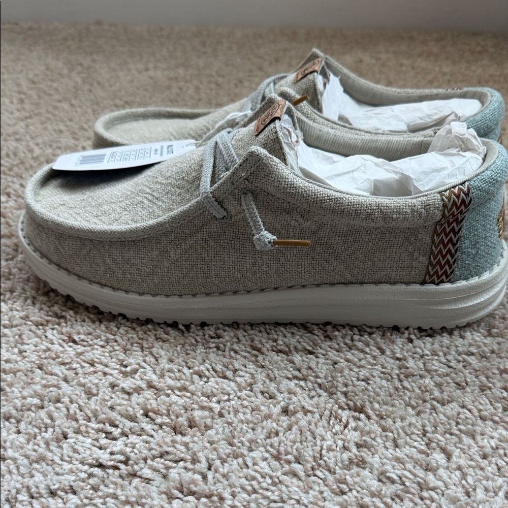 Hey Dude Tan Loafers - Picture 4 of 7
